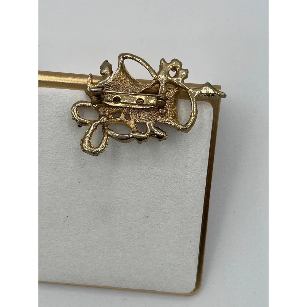 Vintage Christmas Bell Brooch Pin Holiday Jewelry Red Enamel Gold Tone‎